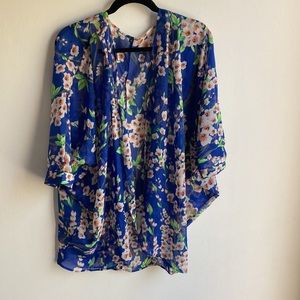 Kimono style loose blouse